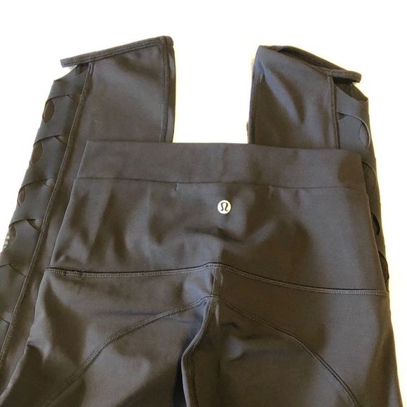 Lululemon Serene tight size 6 - Picture 4 of 5
